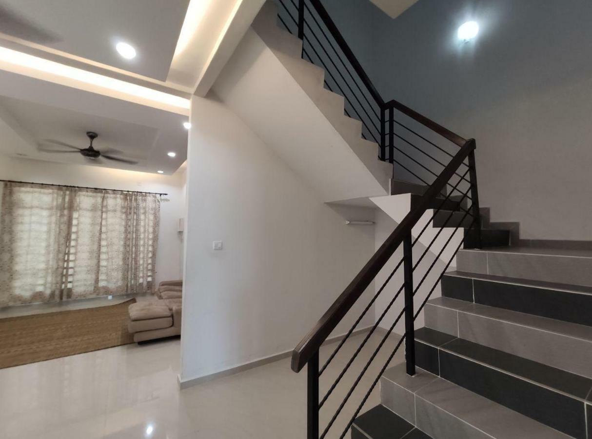 Ar-Rayyan Homestation Dungun Exterior foto
